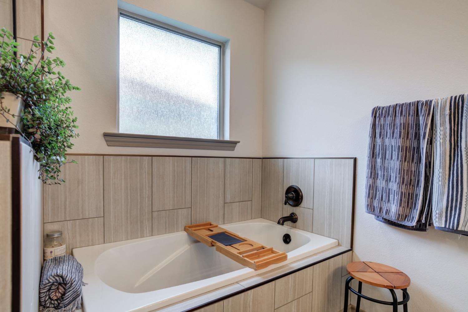 Lubbock, Texas 79424, United States, 3 Bedrooms Bedrooms, ,2 BathroomsBathrooms,Residential,Active,52638