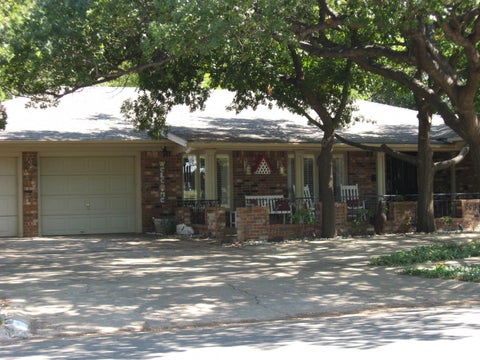 Photo of 6603 Peoria Avenue, Lubbock, TX 79413 (MLS # 202614111)