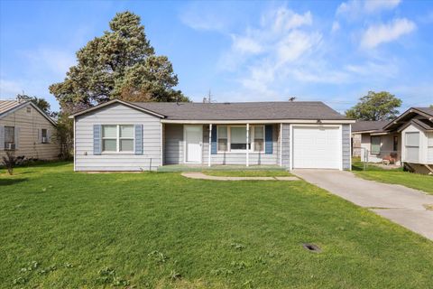 Photo of 603 Locust Street, Idalou, TX 79329 (MLS # 202602910)