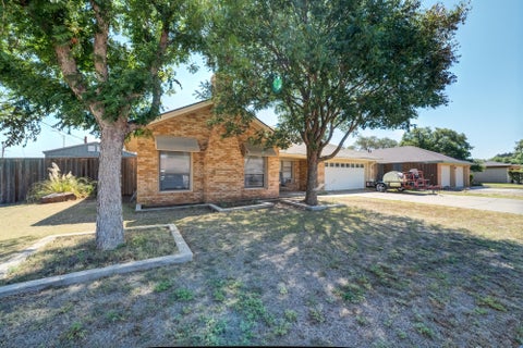 Photo of 516 N Gardner Avenue, Lubbock, TX 79416 (MLS # 202612761)