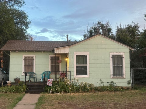 Photo of 1307 25th Street, Lubbock, TX 79411 (MLS # 202608001)