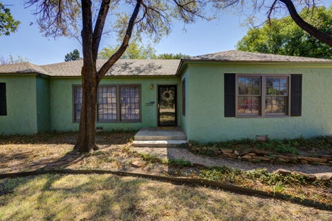 Photo of 1707 31st Street, Lubbock, TX 79411 (MLS # 202613741)