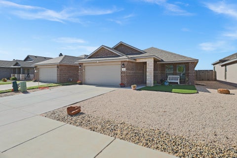 Photo of 325 E 34th Street, Wolfforth, TX 79382 (MLS # 202611739)
