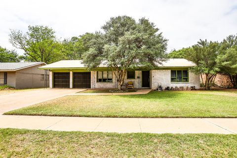 Photo of 3414 68th Drive, Lubbock, TX 79413 (MLS # 202606925)