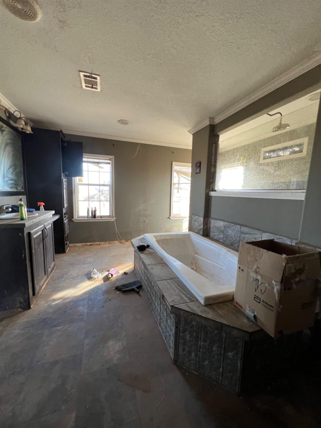 Lubbock, Texas 79415, United States, 3 Bedrooms Bedrooms, ,2 BathroomsBathrooms,Residential,Active,68061