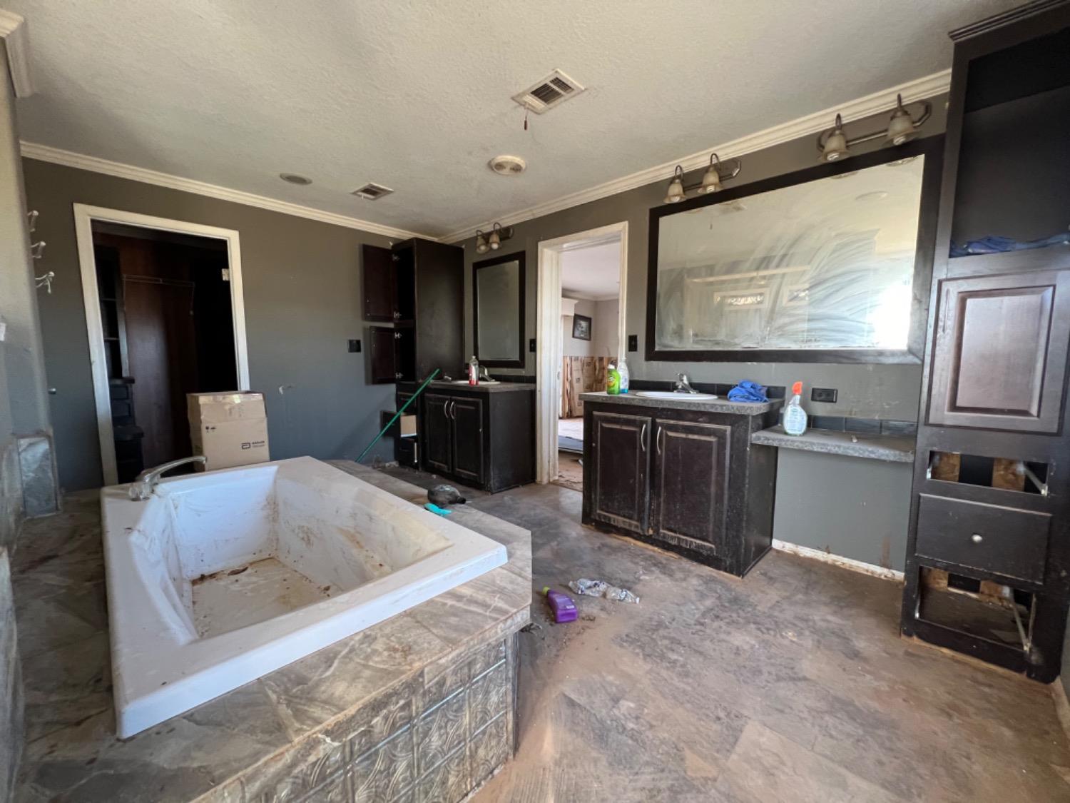 Lubbock, Texas 79415, United States, 3 Bedrooms Bedrooms, ,2 BathroomsBathrooms,Residential,Active,68061