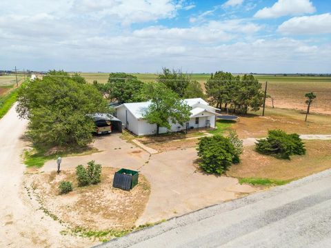 Photo of 8503 E County Road 5500, Idalou, TX 79329 (MLS # 202608787)