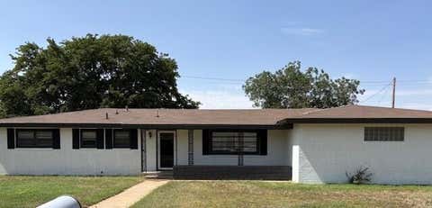 Photo of 1400 W Crosby Street, Slaton, TX 79364 (MLS # 202611399)