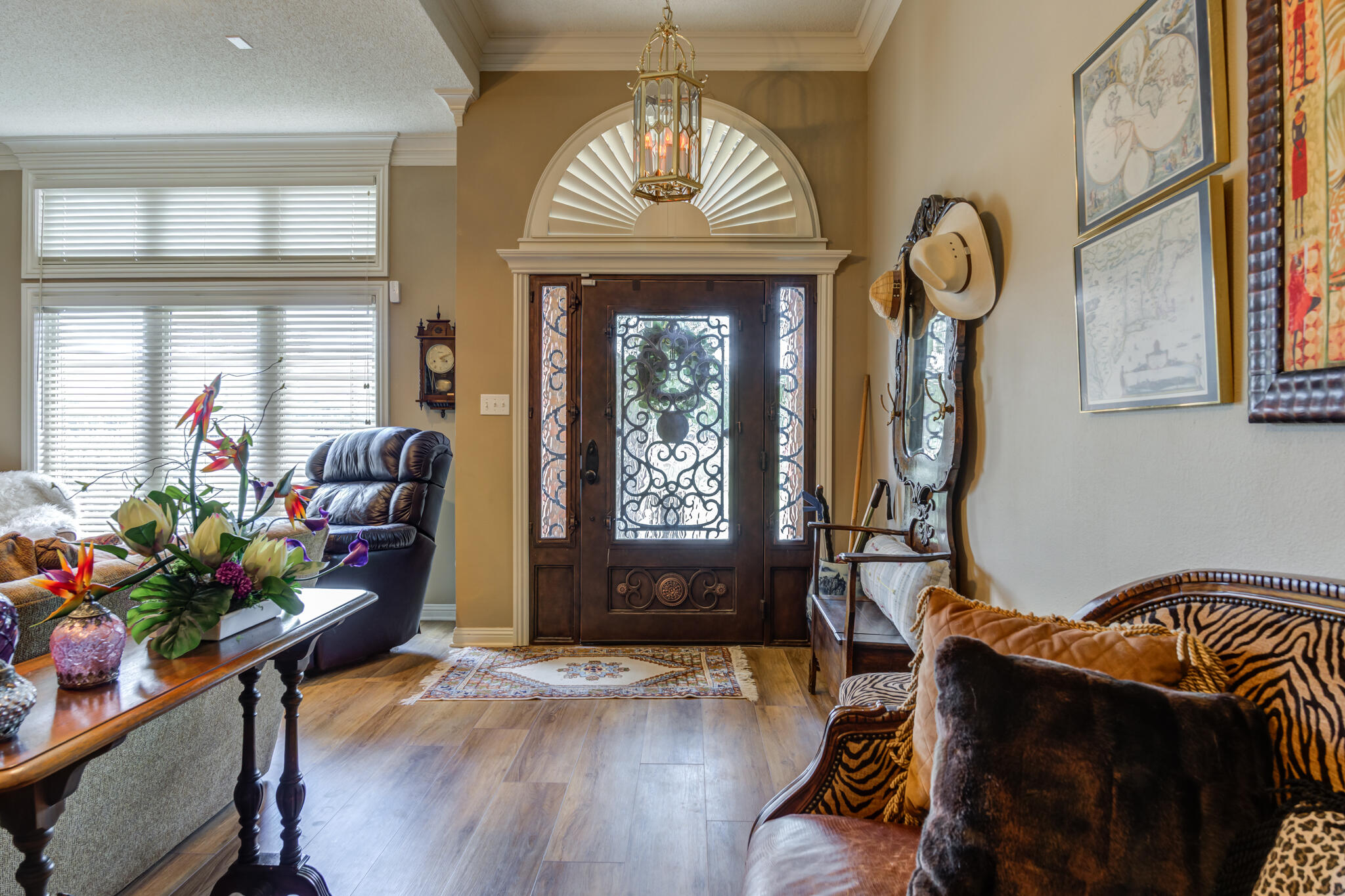 30 W Lakeshore Drive