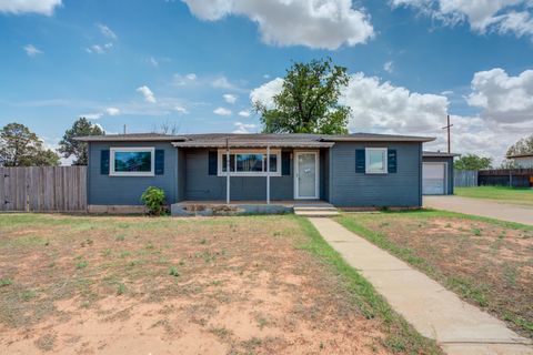 Photo of 415 6th Street, Wolfforth, TX 79382 (MLS # 202609362)