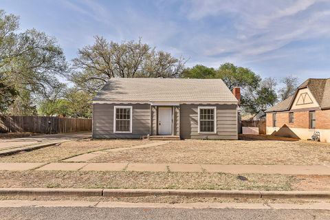 Photo of 1914 25th Street, Lubbock, TX 79411 (MLS # 202606870)