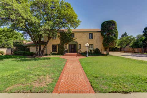 Photo of 1713 31st Street, Lubbock, TX 79411 (MLS # 202608060)