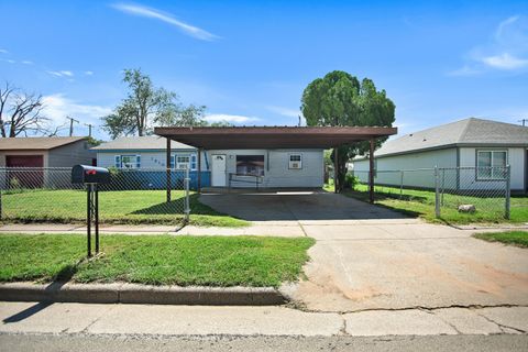 Photo of 1810 E Colgate Street, Lubbock, TX 79403 (MLS # 202606499)