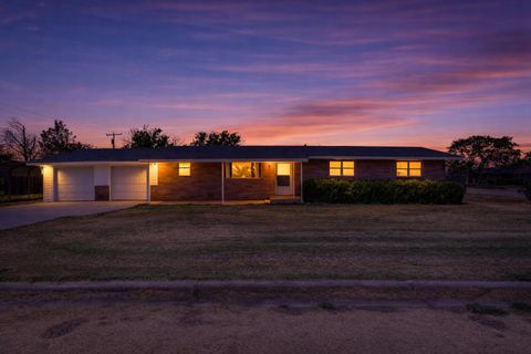 1619 Ave L Ralls TX 79357