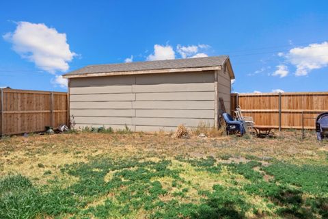 A home in Ropesville