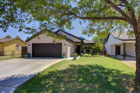Photo of 610 Walnut Street, Idalou, TX 79329 (MLS # 202606226)