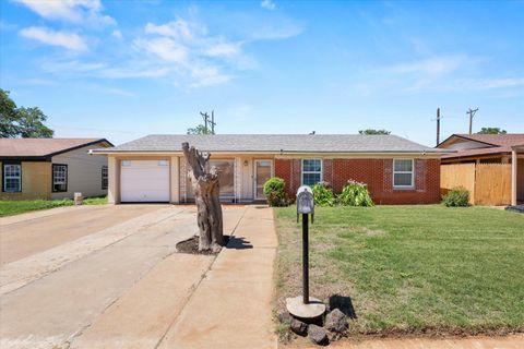 Photo of 1817 E 1st Street, Lubbock, TX 79403 (MLS # 202610338)