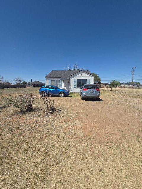 Photo of 4215 E 65th Street, Lubbock, TX 79403 (MLS # 202605775)