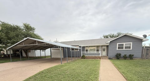 Photo of 1216 Avenue M, Ralls, TX 79357 (MLS # 202607859)