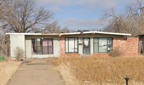 Photo of 1921 Parkway Drive, Lubbock, TX 79403 (MLS # 202605860)