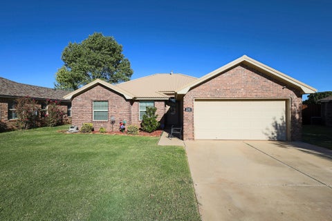 Photo of 1308 Windsor Avenue, Wolfforth, TX 79382 (MLS # 202613967)