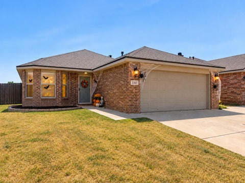 Photo of 3707 Rochester Avenue, Lubbock, TX 79407 (MLS # 202614208)
