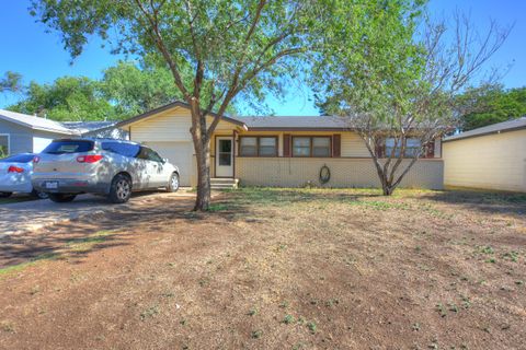 Photo of 1606 42nd Street, Lubbock, TX 79412 (MLS # 202607361)