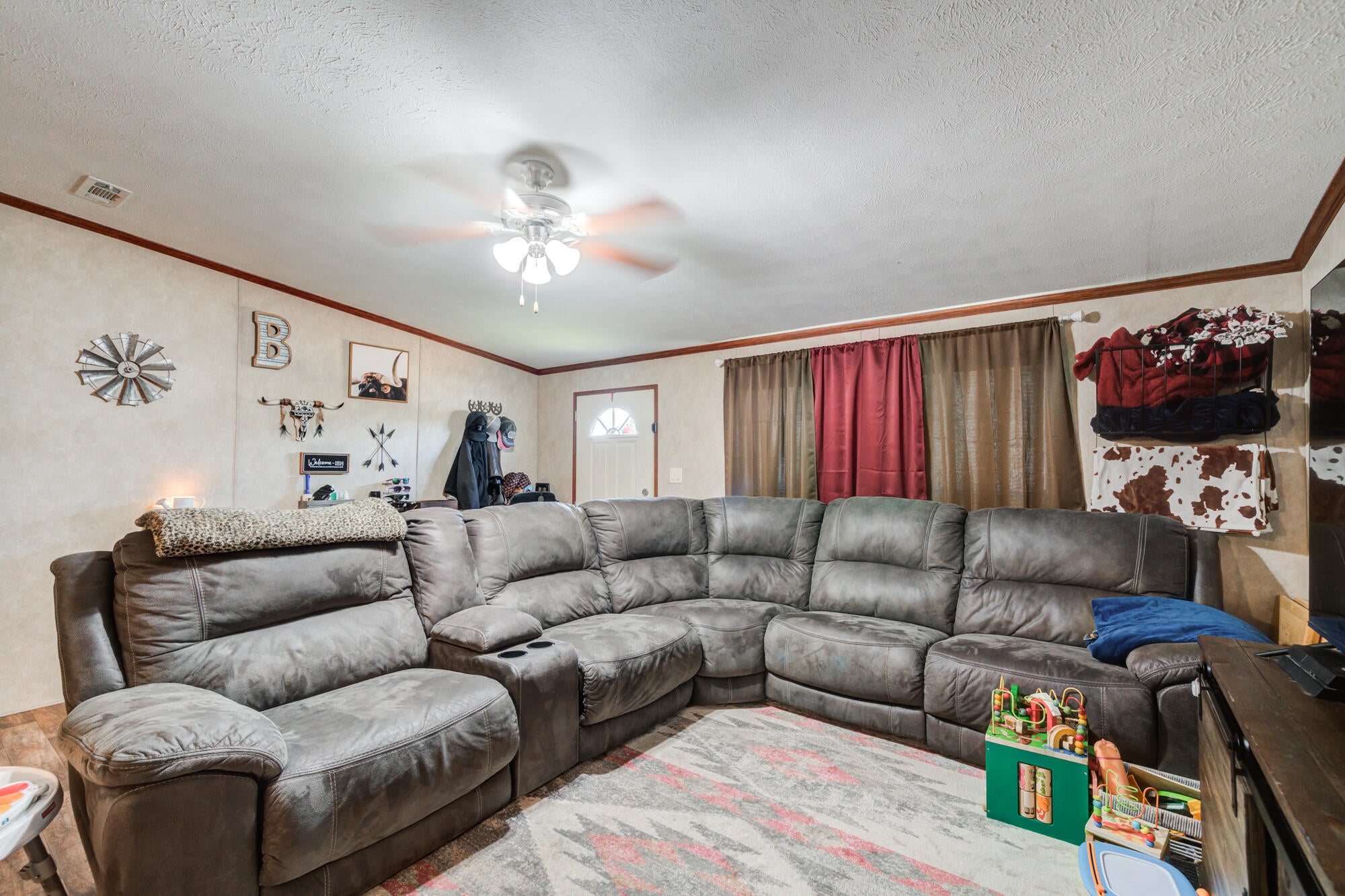 104 E Cragin Street - Photo 3