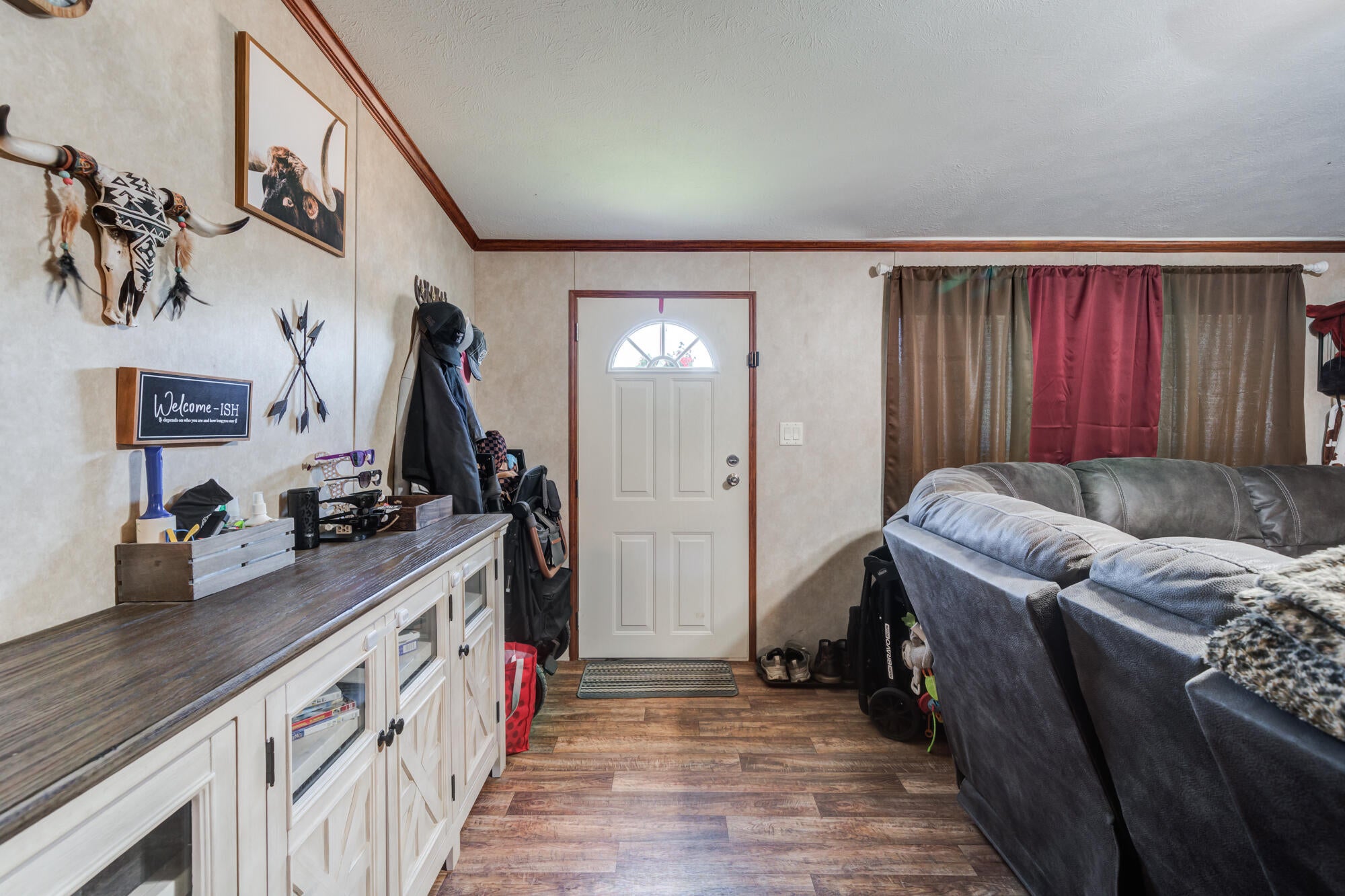104 E Cragin Street - Photo 2