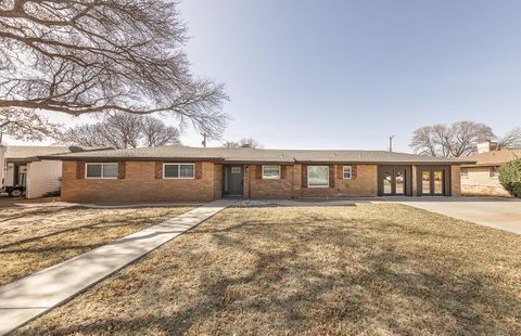 Photo of 1304 8th Street, Shallowater, TX 79363 (MLS # 202603659)