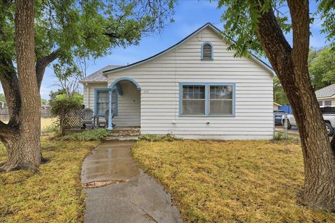 Photo of 2408 Avenue T, Lubbock, TX 79411 (MLS # 202607175)