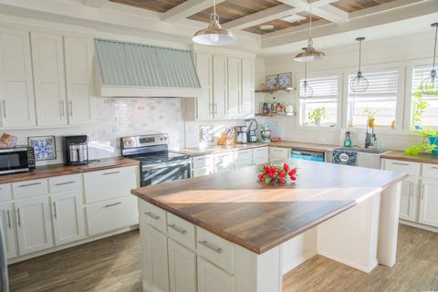 1388 Mallard Road Wilson TX 79381