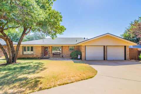 Photo of 1108 Shady Oaks Lane, Brownfield, TX 79316 (MLS # 202611714)