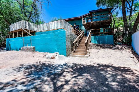 Photo of 68 Pony Express Trail, Lubbock, TX 79404 (MLS # 202607327)