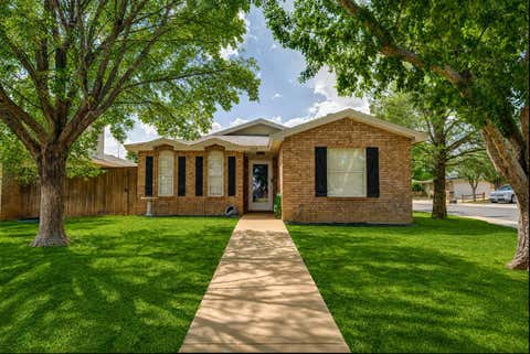 Photo of 1018 Iola Avenue, Lubbock, TX 79416 (MLS # 202611633)