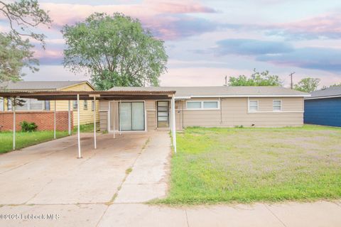 Photo of 2414 38th Street, Lubbock, TX 79412 (MLS # 202605905)
