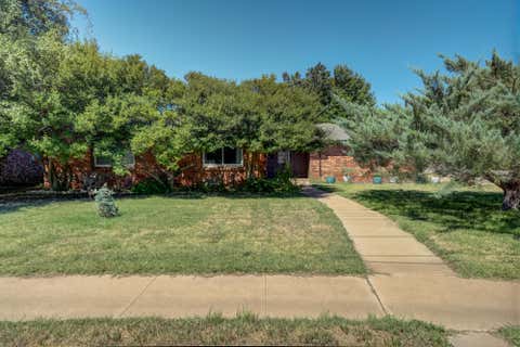 Photo of 6902 Elgin Avenue, Lubbock, TX 79413 (MLS # 202611613)