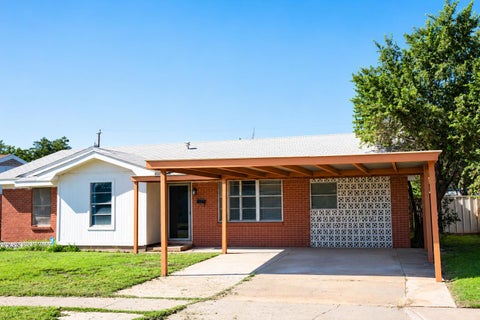 Photo of 2807 Lexington Street, Plainview, TX 79072 (MLS # 202614087)