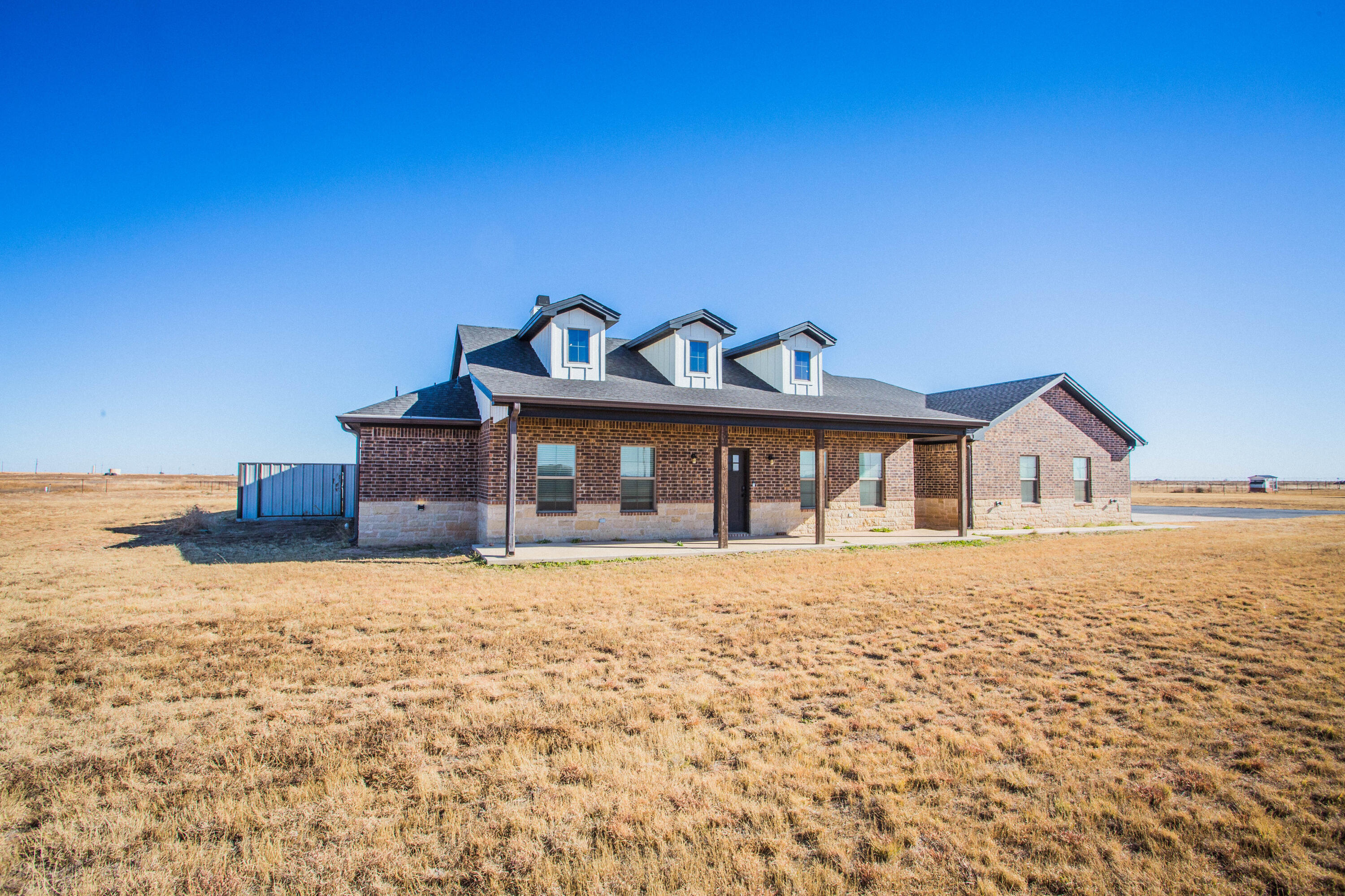 6710 N County Road 1100