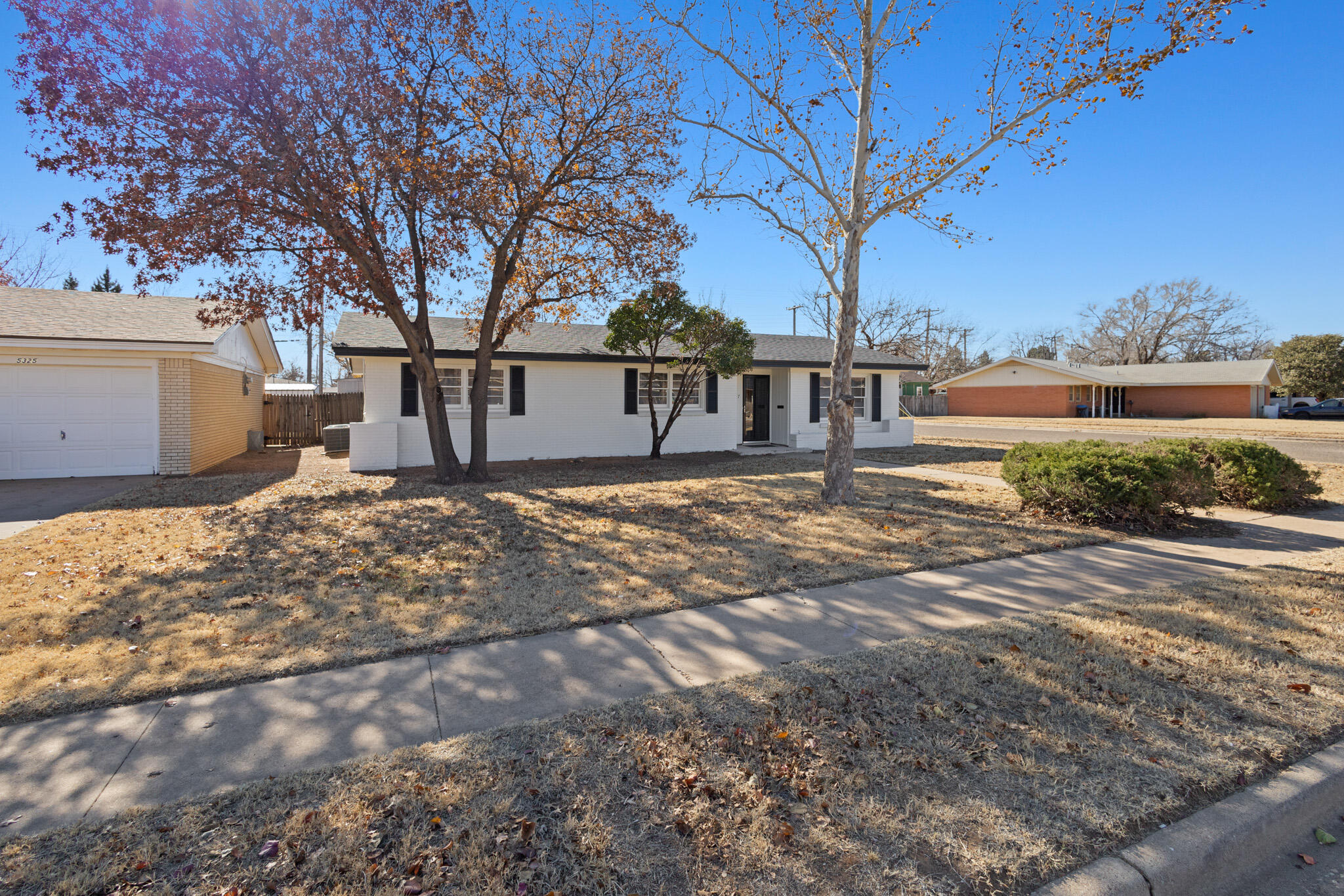 5327 31st Street - Photo 3