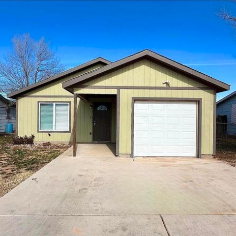 Photo of 1319 E 16th Street, Lubbock, TX 79403 (MLS # 202606524)