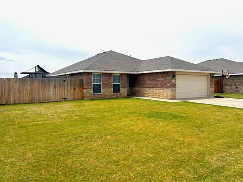 Photo of 8803 10th Place, Lubbock, TX 79416 (MLS # 202605991)