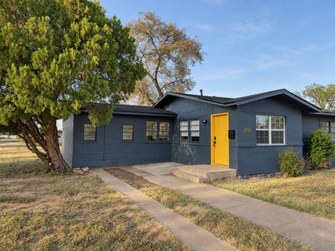 Photo of 1914 64th Street, Lubbock, TX 79412 (MLS # 202614706)