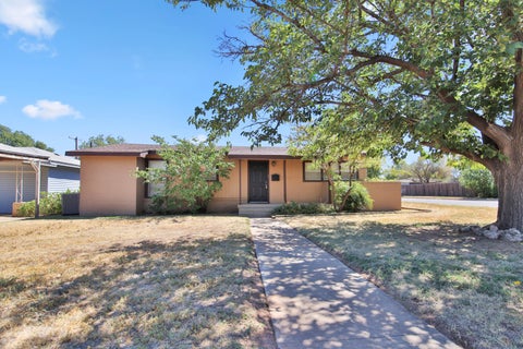 Photo of 2519 44th Street, Lubbock, TX 79413 (MLS # 202612370)