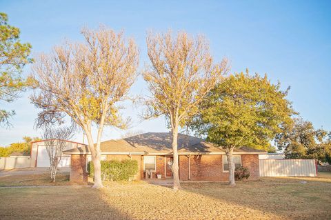 Hunt Realty - Denver City and Plains, TX Real Estate 1 2917 Dove Lane Denver City TX 79323