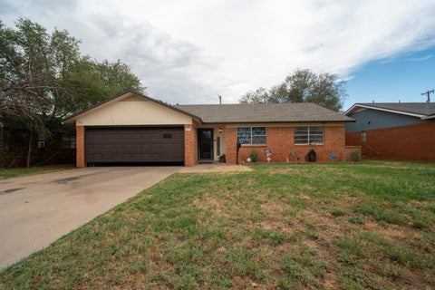 Photo of 1503 Elkhart Avenue, Lubbock, TX 79416 (MLS # 202613098)