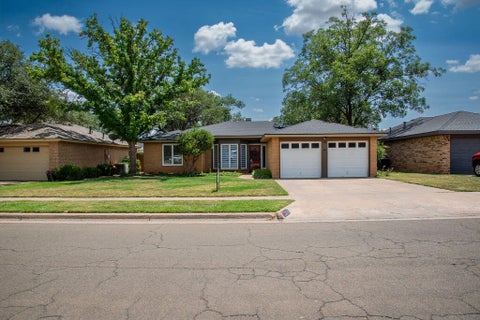 Photo of 5701 90th Street, Lubbock, TX 79424 (MLS # 202612393)