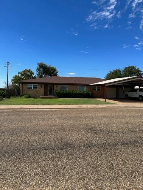 Photo of 1305 S Pecos Street, Brownfield, TX 79316 (MLS # 202607457)