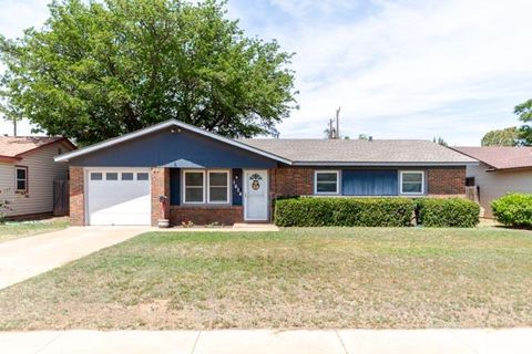 Photo of 1624 70th Street, Lubbock, TX 79412 (MLS # 202605837)
