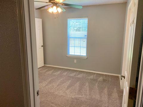 8904 Elgin Avenue Lubbock TX 79423